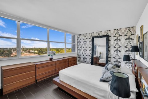 Condo in Hollywood, Florida, 2 bedrooms  № 2050668 - photo 15