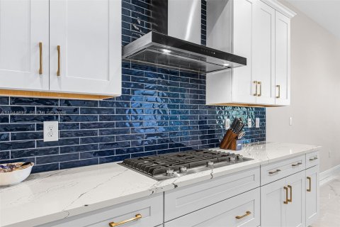 Casa en venta en Naples, Florida, 4 dormitorios, 231.23 m2 № 2002303 - foto 15