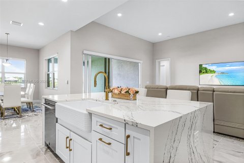 Casa en venta en Naples, Florida, 4 dormitorios, 231.23 m2 № 2002303 - foto 16