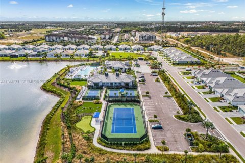 Casa en venta en Naples, Florida, 4 dormitorios, 231.23 m2 № 2002303 - foto 2