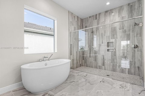 Casa en venta en Naples, Florida, 4 dormitorios, 231.23 m2 № 2002303 - foto 22