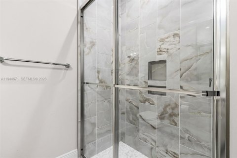 Casa en venta en Naples, Florida, 4 dormitorios, 231.23 m2 № 2002303 - foto 27