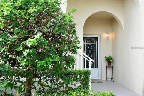 Condominio en alquiler en Sarasota, Florida, 2 dormitorios, 99.22 m2 № 249765 - foto 1