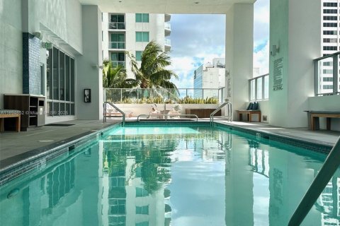 Condo in Miami, Florida, 1 bedroom  № 1445608 - photo 14