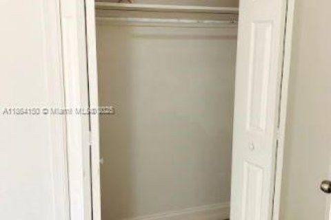 Apartamento en alquiler en Miami, Florida, 1 dormitorio, 46.45 m2 № 1957369 - foto 9