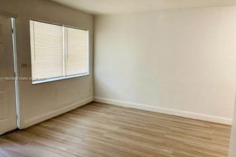 Apartamento en alquiler en Miami, Florida, 1 dormitorio, 46.45 m2 № 1957369 - foto 5