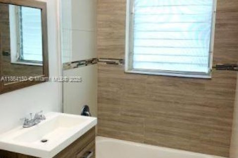Apartamento en alquiler en Miami, Florida, 1 dormitorio, 46.45 m2 № 1957369 - foto 6