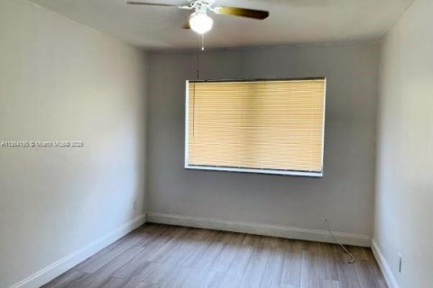 Apartamento en alquiler en Miami, Florida, 1 dormitorio, 46.45 m2 № 1957369 - foto 8