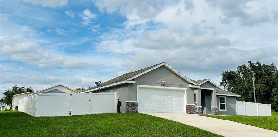 Casa en Ocala, Florida 3 dormitorios, 158.12 m2 № 1914744