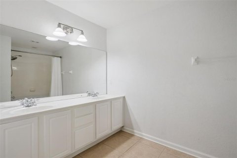 Townhouse in Sanford, Florida 3 bedrooms, 156.73 sq.m. № 2148574 - photo 18