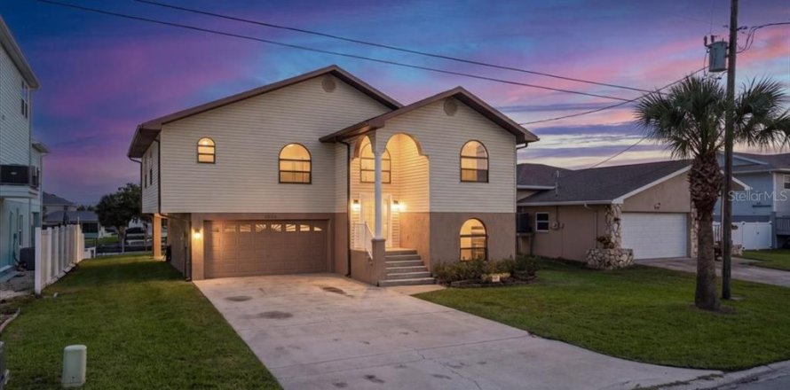 Villa ou maison à Hernando Beach, Floride 3 chambres, 155.7 m2 № 2433133