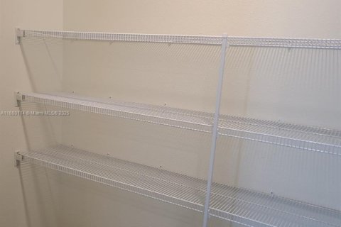 Copropriété à louer à Miami, Floride: 4 chambres, 214.79 m2 № 1862387 - photo 14