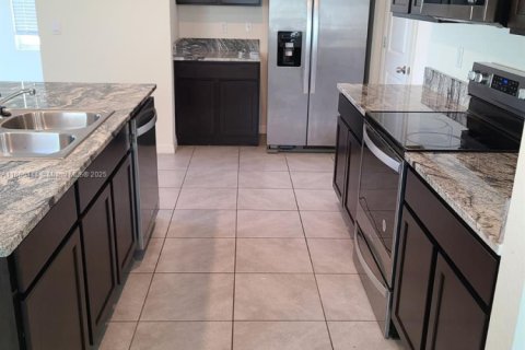 Copropriété à louer à Miami, Floride: 4 chambres, 214.79 m2 № 1862387 - photo 12