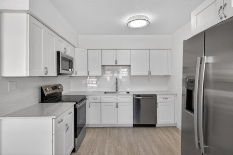 Villa ou maison à vendre à Oakland Park, Floride: 4 chambres, 125.6 m2 № 2273469 - photo 8