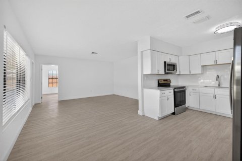 Villa ou maison à vendre à Oakland Park, Floride: 4 chambres, 125.6 m2 № 2273469 - photo 6