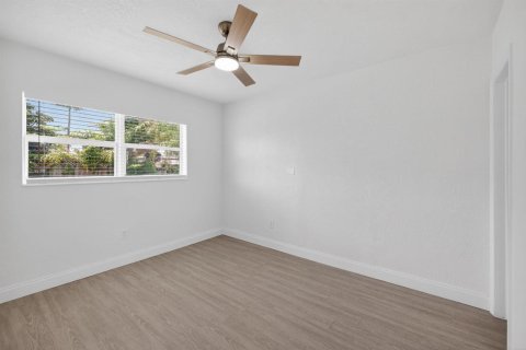 Villa ou maison à vendre à Oakland Park, Floride: 4 chambres, 125.6 m2 № 2273469 - photo 17