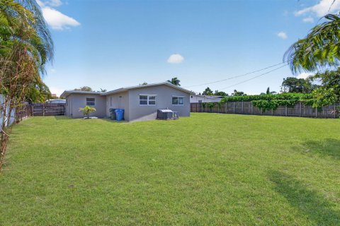 Villa ou maison à vendre à Oakland Park, Floride: 4 chambres, 125.6 m2 № 2273469 - photo 25