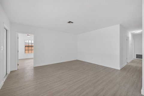 Villa ou maison à vendre à Oakland Park, Floride: 4 chambres, 125.6 m2 № 2273469 - photo 4