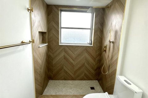 Condo in Pompano Beach, Florida, 3 bedrooms № 2402142 - photo 19