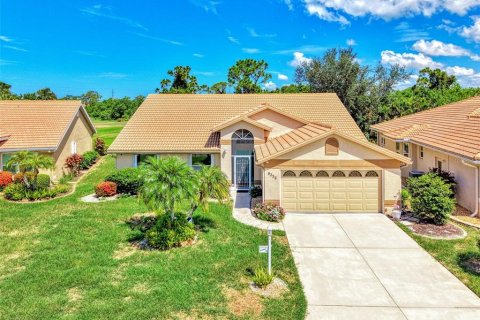 House in Englewood, Florida 3 bedrooms, 217.39 sq.m. № 2299252