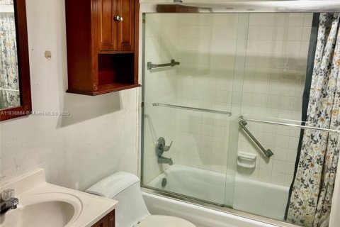 Condominio en venta en Coconut Creek, Florida, 2 dormitorios, 89.37 m2 № 1979666 - foto 5