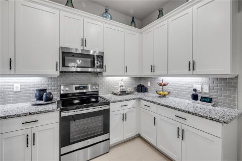Townhouse in Ormond Beach, Florida 3 bedrooms, 198.53 sq.m. № 1759803 - photo 27