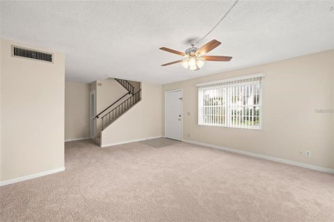 Adosado en venta en Saint Petersburg, Florida, 2 dormitorios, 109.62 m2 № 2142681 - foto 6