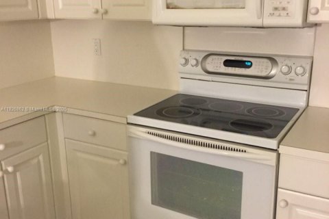 Купить кондоминиум в Бока-Ратон, Флорида 3 спальни, 196.3м2, № 2012486 - фото 4