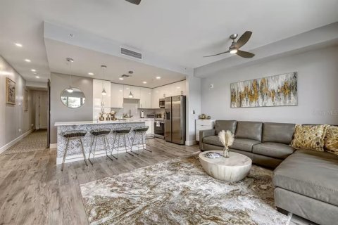Condo in Sarasota, Florida, 1 bedroom  № 2287359 - photo 6