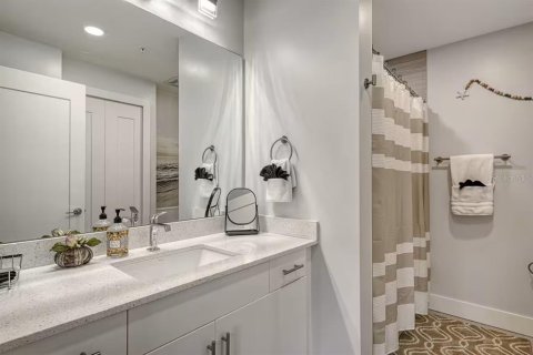 Condo in Sarasota, Florida, 1 bedroom  № 2287359 - photo 8