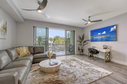 Condo in Sarasota, Florida, 1 bedroom  № 2287359 - photo 5