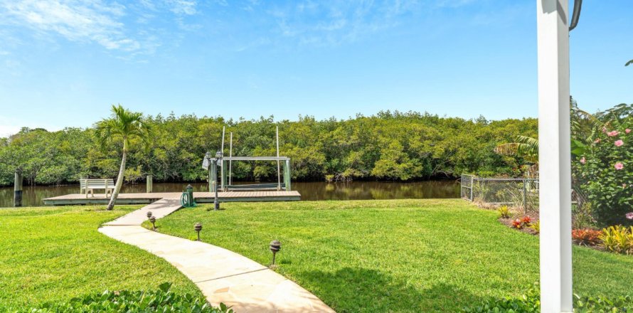Casa en Palm City, Florida 3 dormitorios, 191.19 m2 № 1073926