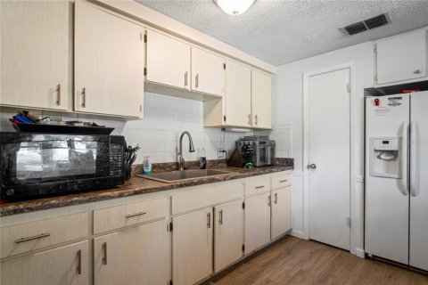 House in New Port Richey, Florida 2 bedrooms, 75.81 sq.m. № 1839042 - photo 7