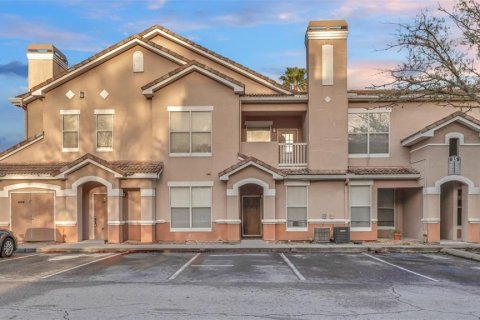 Condo in Tampa, Florida, 1 bedroom  № 1586196 - photo 1