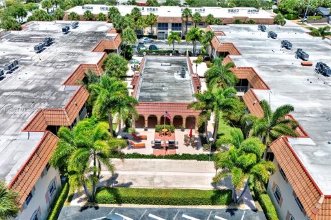 Condo in Pompano Beach, Florida, 1 bedroom  № 1813911 - photo 19