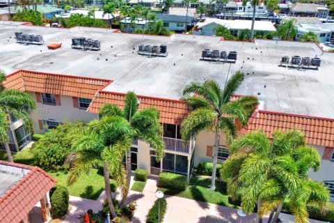 Condo in Pompano Beach, Florida, 1 bedroom  № 1813911 - photo 18