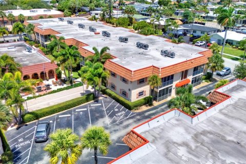 Condo in Pompano Beach, Florida, 1 bedroom  № 1813911 - photo 20