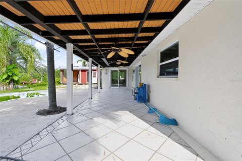 Villa ou maison à vendre à Holiday, Floride: 3 chambres, 182.27 m2 № 2421748 - photo 11