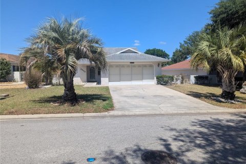 Villa ou maison à Ocala, Floride 2 chambres, 165.09 m2 № 2110448