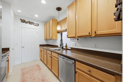 Condo in Bradenton, Florida, 3 bedrooms № 2237022 - photo 5