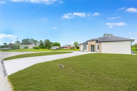 Villa ou maison à vendre à Lehigh Acres, Floride: 4 chambres № 2401556 - photo 7