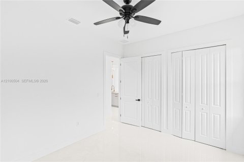 Villa ou maison à vendre à Lehigh Acres, Floride: 4 chambres № 2401556 - photo 25