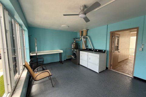 Condo in Oakland Park, Florida, 2 bedrooms  № 1834359 - photo 20