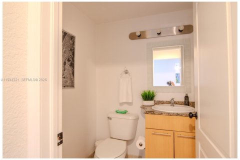 Condo in Miami, Florida, 1 bedroom  № 2003409 - photo 6