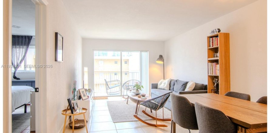 Condo in Miami, Florida, 1 bedroom  № 2003409