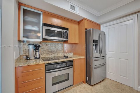 Condo in Fort Lauderdale, Florida, 2 bedrooms  № 2385542 - photo 5