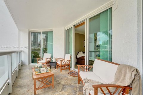 Condo in Fort Lauderdale, Florida, 2 bedrooms  № 2385542 - photo 17
