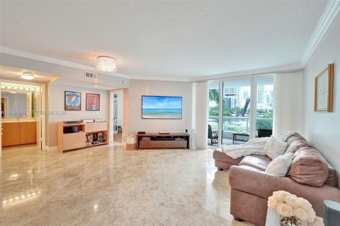 Condo in Fort Lauderdale, Florida, 2 bedrooms  № 2385542 - photo 12