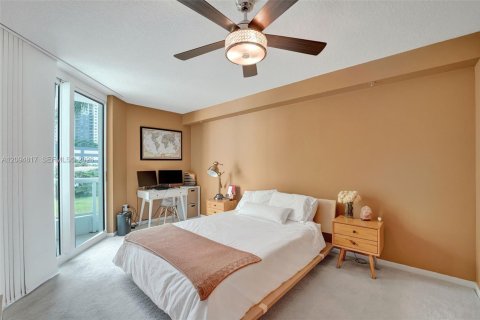 Condo in Fort Lauderdale, Florida, 2 bedrooms  № 2385542 - photo 20