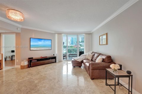 Condo in Fort Lauderdale, Florida, 2 bedrooms  № 2385542 - photo 14